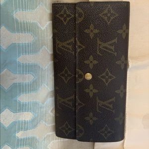 Authentic Louis Vuitton Sarah Wallet